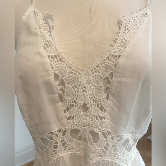 Gorgeous white sundress! Feel like a fairy in the floatiest summer dress! - Picture 3 of 9